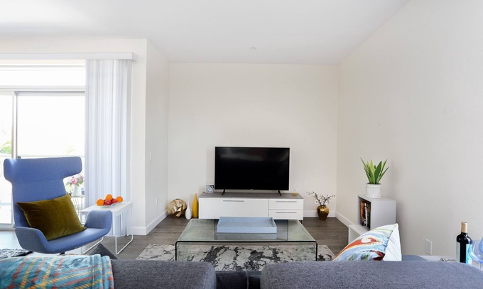 Pasadena Apartment | Boutique Studio Near CalTech & Rose Bowl