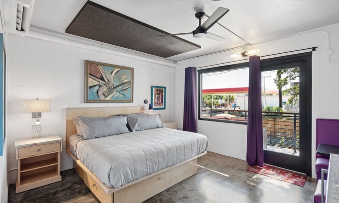 Folly Beach Hotel | Boutique Vera Hotel Room 203: King Room in the Heart of Folly Beach