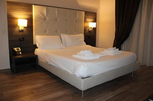 Pagani Bed & Breakfast | Brain Rooms - Centro Città, Pulizia Giornaliera, Colazione Inclusa