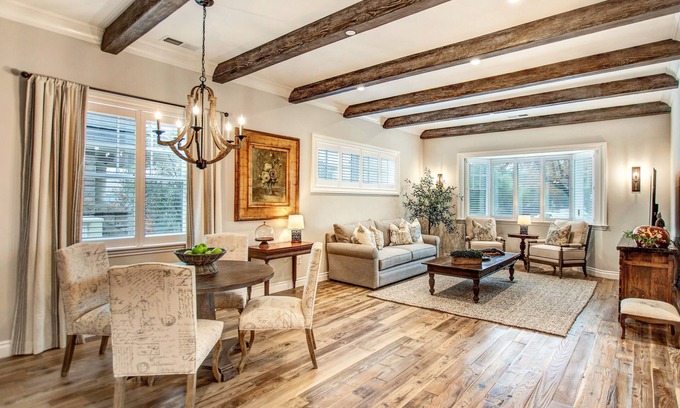 Sonoma House | Brand New 2 Bedroom Master Suites with Chefs Kitchen Steps to Sonoma Plaza