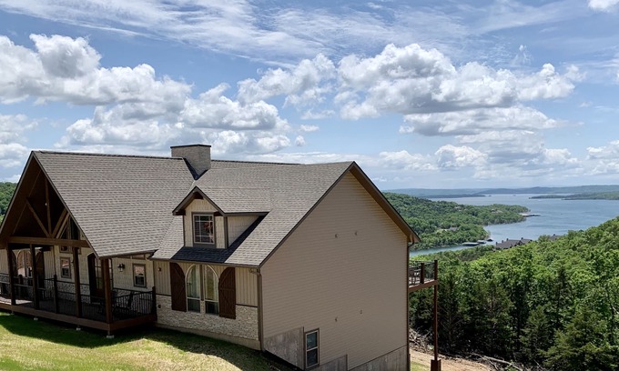 Indian Point House | Brand New 8 Bed/8.5 Bath Lodge with Lakeview on Indian Point