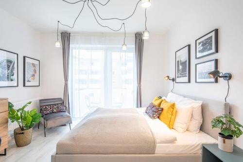 13th District Apartment | Brand new apartment with garage