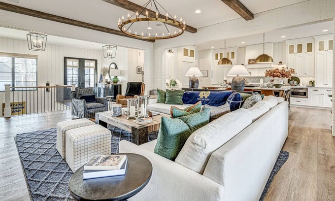 Georgetown House | BRAND NEW Game Day Luxury Notre Dame Home w/Golf Cart -1.5 Mi to Stadium/Eddy St