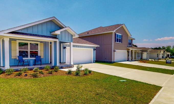Northwest Pensacola House | Brand-New Home with a Large Yard, Grill, Kitchen