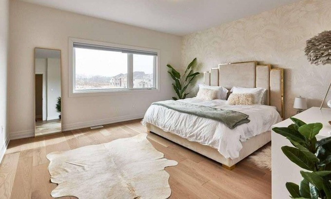 Whitby House | Brand new house Millionaire dollar neighbourhood