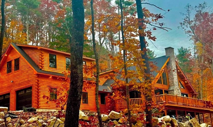 Naples House | *BRAND NEW* Incredible Luxury Log Home Elevated Above Sebago Lake