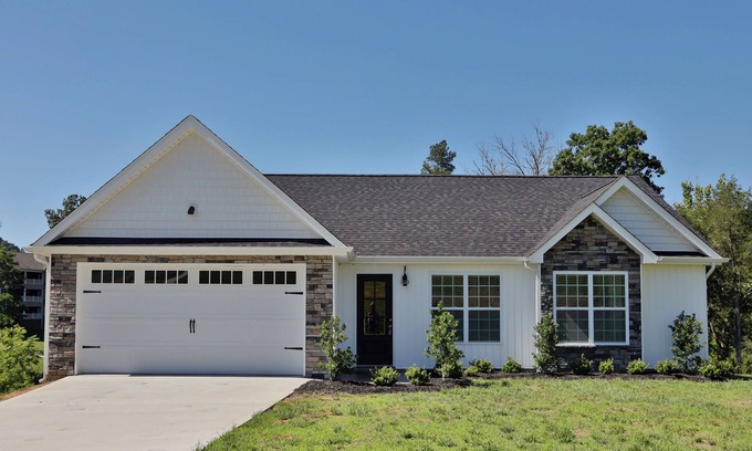 Maynardville House | Brand New Lake House on Norris Lake ~ Includes Paddle Boards and Kayaks!