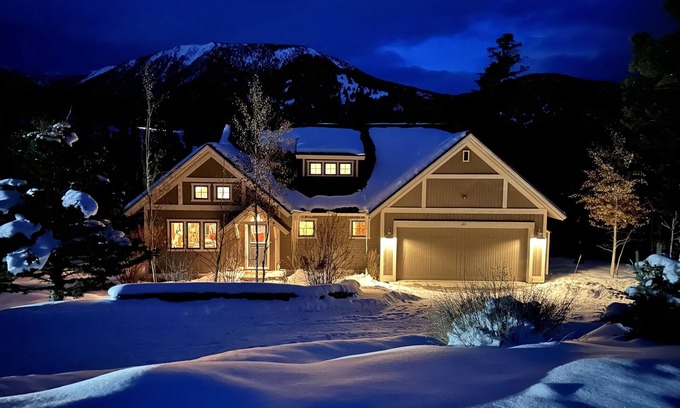 Antler Ridge House | BRAND NEW LISTING! Gorgeous Private Big Sky Cabin!