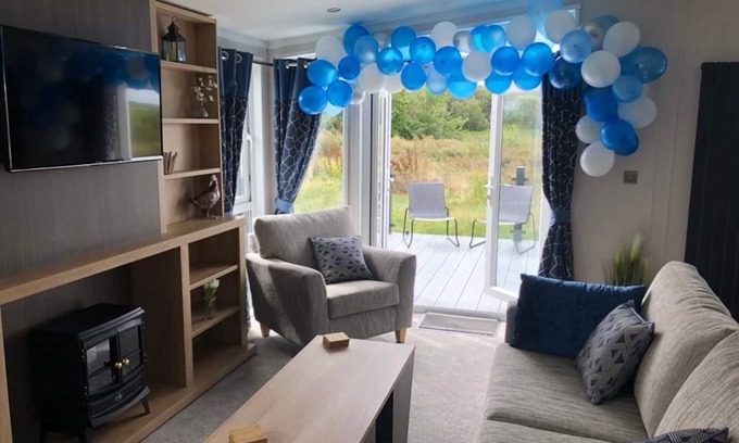 Tattershall House | Brand-new Luxury Lodge with Hot Tub (no pets) - 3 bedrooms - 2 bathrooms