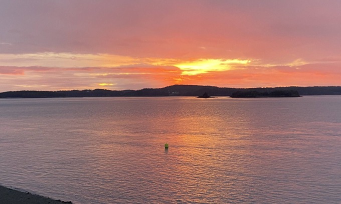 Wilsons Beach Apartment | Brand New Oceanfront Sunset Suite in Wilson’s Beach