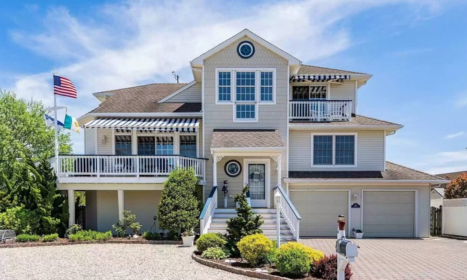 North Beach Haven House | BRAND NEW Pool for 2025 ~ Island Bliss 5BR 3BA Luxury Bayside Beauty ~ Sleeps 12