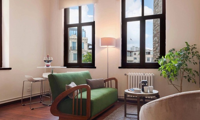 Asmali Mescit Apartment | Brand New Renovation right next to Galata Tower!