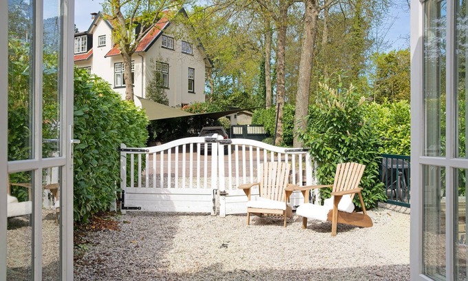 Aerdenhout Cottage | Brand New Romantic Cottage by the Sea