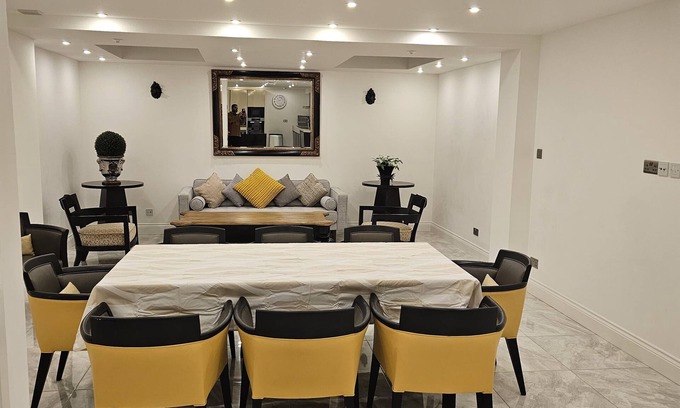 Chelsea House | Brand New- Stay in Style Luxury House, Chelsea