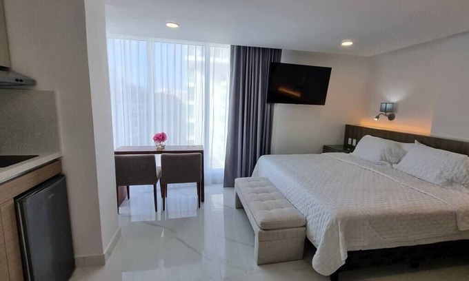 Zona Hotelera Apartment | Brand new studio at the beach, gym, pool, jacuzzi, spa