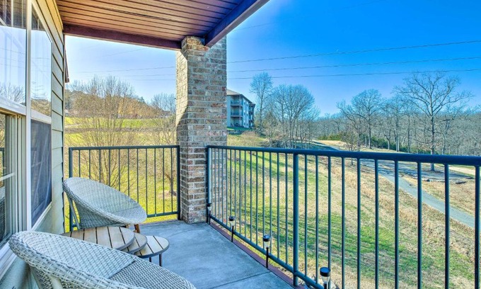Branson West Apartment | Branson Condo with Balcony on Ledgestone Golf Course