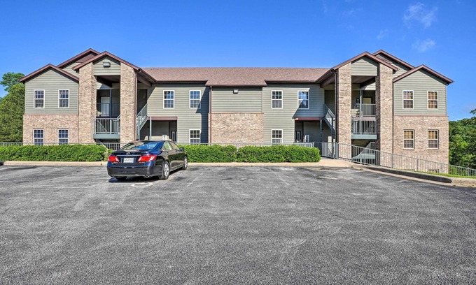 Branson West Condo | Branson West Getaway less than 5 minutes from Silver Dollar City