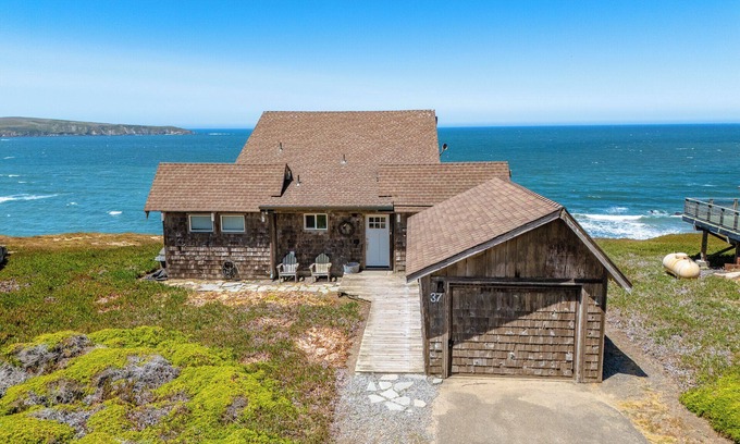 Dillon Beach House | BreakingWaves-The Ocean IS your Backyard!Let the Waves Lull You to Sleep!WIFI