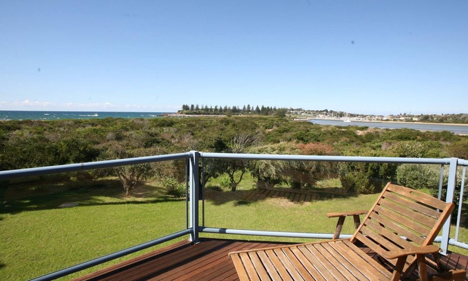 Bermagui House | Breakwater 1 - 1 Narira Street- Beachfront Bermagui