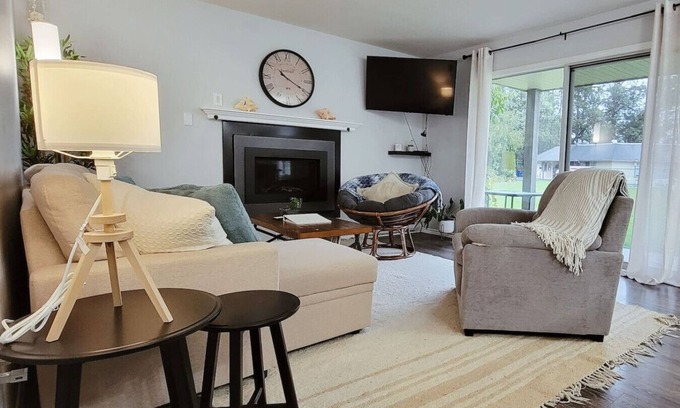 Regional District of Nanaimo Apartment | Breathe Deep. Sleep Easy. Stay Oceanside