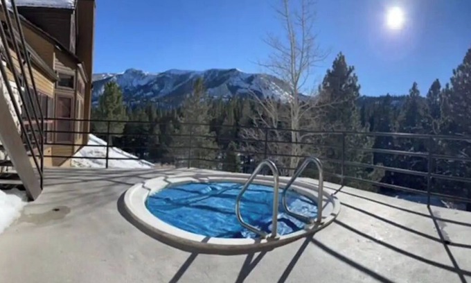 Mammoth Lakes Condo | Breathtaking Hot Tub Views and Walk to Eagle Lift!