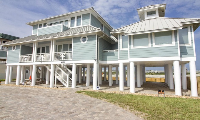 St. Augustine House | Breathtaking oceanfront views! Sleeps 16!