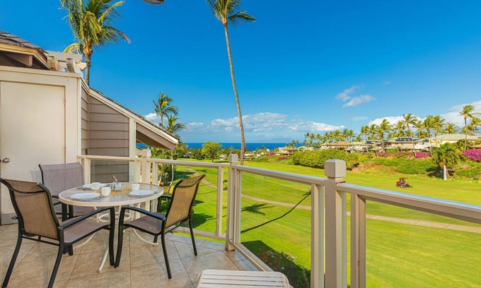 Wailea Condo | Breathtaking ocean and fairway vistas from this top-floor condo!