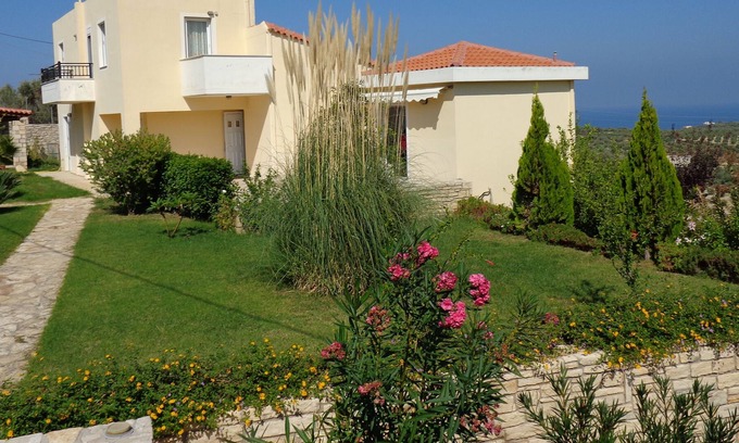 Maroulas Villa | BREATHTAKING VIEW HOME NEAR BEACH WITH WI -FI- AND PRIVATE POOL