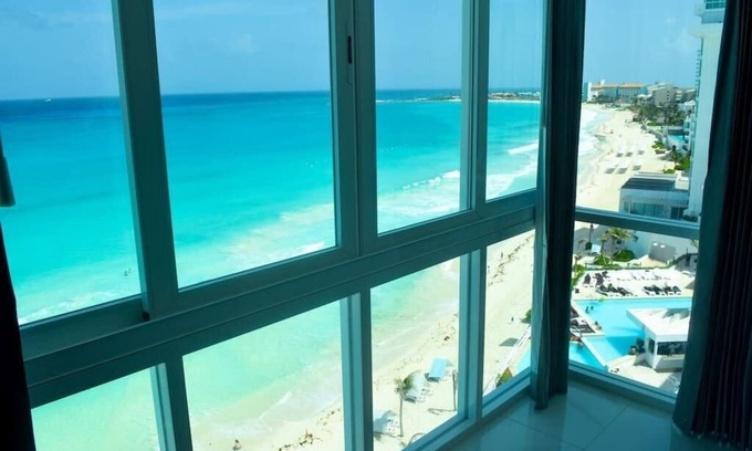 Zona Hotelera Condo | Breathtaking views, beach front 02, gym, spa, jacuzzi, pool, beach