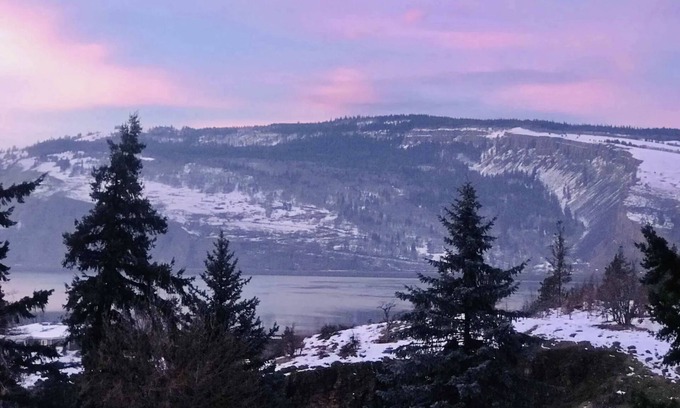 Mosier House | Breathtaking Views of the Columbia River and Syncline Hills