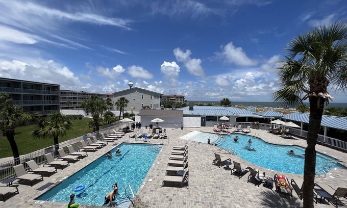 Tybee Island Condo | Breathtaking Views in this beautiful 2 bedrm 2 bathrm condo in Resort!☀️☀️☀️
