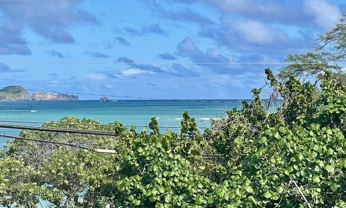 Kailua House | Breezy Beachfront, Ocean-View Paradise