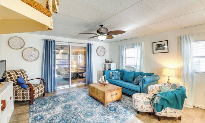 Broadkill Beach House | BREEZY BUNGALOW - 4 BD, 2BA - Sleeps 8 - Rooftop Deck