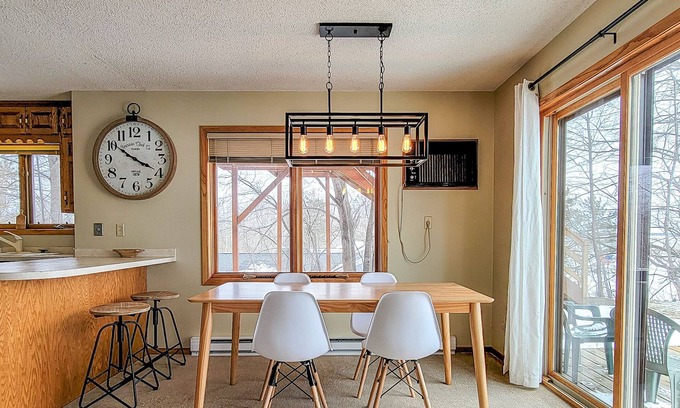 Bemidji Condo | Breezy Hils - Right on Lake Bemidji family size (two condos) 10 mins to downtown