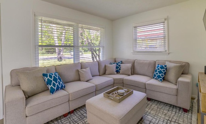 Lake City House | Breezy Lake City Getaway - Walk to Englewood Beach