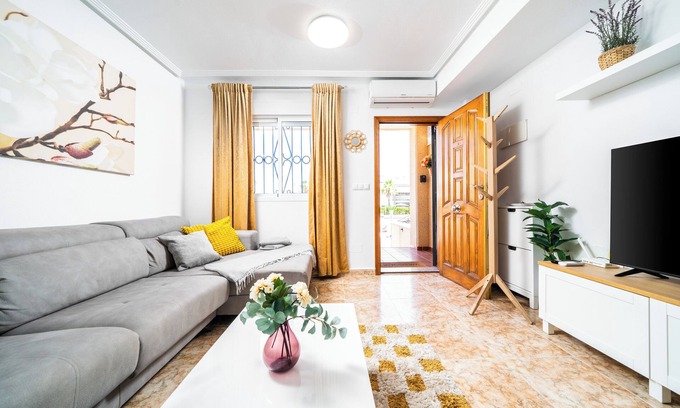Orihuela Costa House | Breezy Shores – Elegant Townhouse by the Beach
