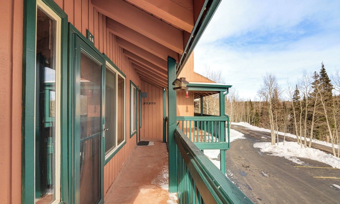 Brian Head Apartment | Brian Head Condo: Walk to Giant Steps Ski Lifts!
