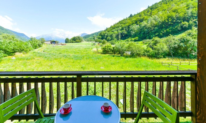 La Perriere Apartment | BRIDES LES BAINS spa. Village 1km5 from the city center.