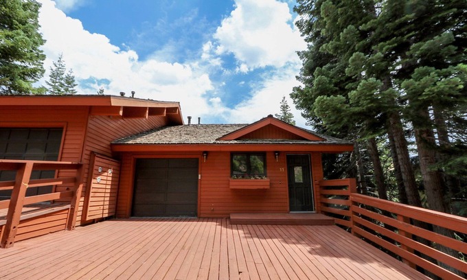 Mammoth Lakes Condo | Bridges Townhome 11 Pet-Friendly Deluxe Townhome with Private Hot Tub and Stones throw to slopes by RedAwning