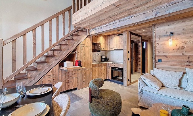 Saint-Martin-de-Belleville Apartment | Bright renovated duplex, ski-in/ski-out, balcony