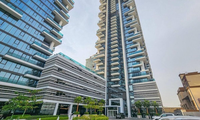Bur Dubai Apartment | Bright 1BR w City Views Close to Metro Station!