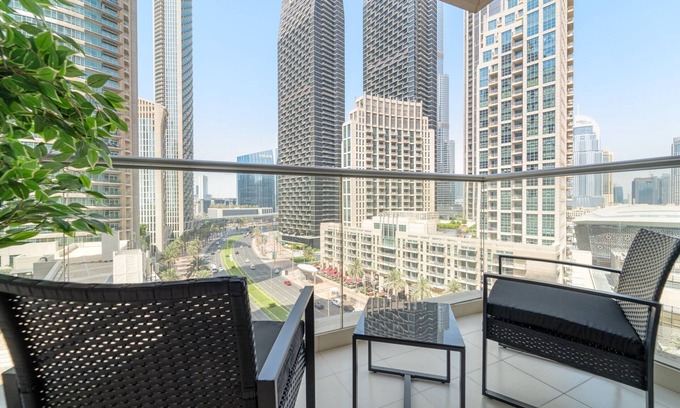 Downtown Dubai Apartment | Bright 2BD in Downtown Near Burj Khalifa