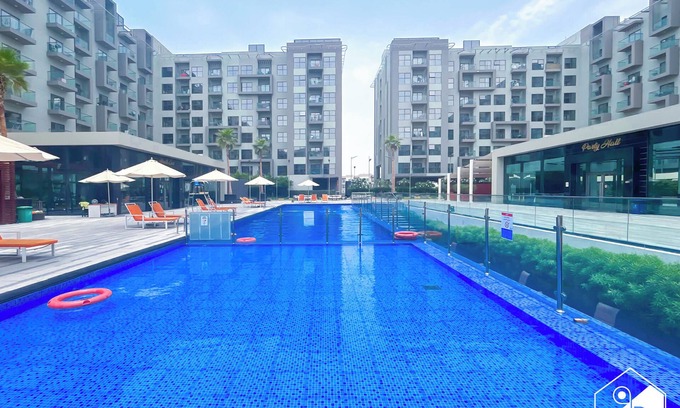 International City Apartment | Bright 2bed Family Home: Pool, Gym & Kids Play