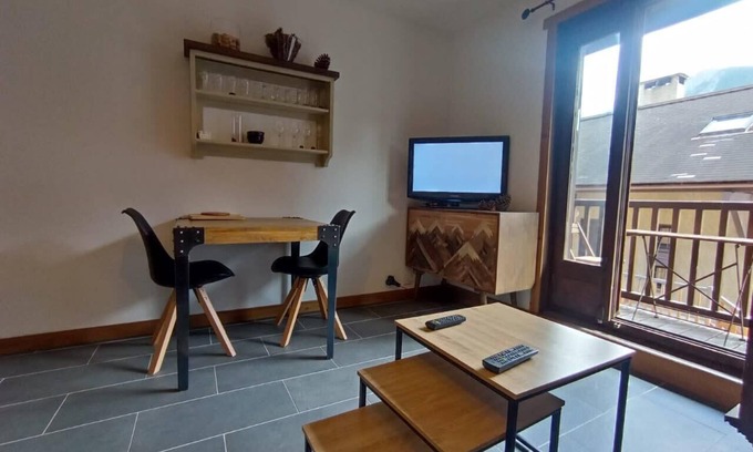 Monetier-les-Bains Apartment | Bright 30 M² With Balcony Center Villa