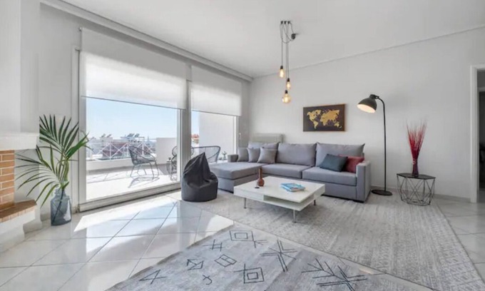 Glyfada Apartment | Bright 3bdr Apt with Roofgarden, Jacuzzi