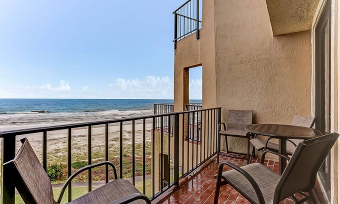 Fernandina Beach Condo | Bright & airy oceanfront condo with pool, huge balcony, washer/dryer & AC