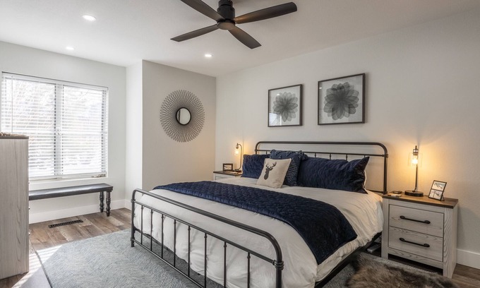 Mammoth Lakes Condo | Bright & airy, serene, clean & comfy Snowcreek IV