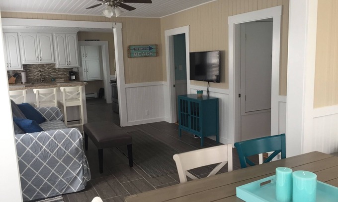 Wells Beach House | Bright And Airy Renovated House 1 Block To Sandy Wells Beach