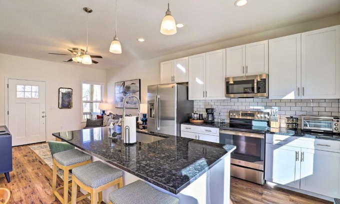 Oakley House | Bright and Inviting Home by Biltmore Village with Deck
