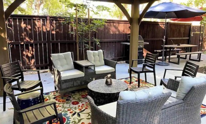 Chico Apartment | Bright and Modern 2 Bedroom in Downtown Chico